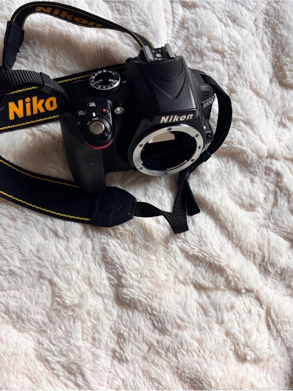 Nikon D3300 DX VR DSLR Full Bundle Kit